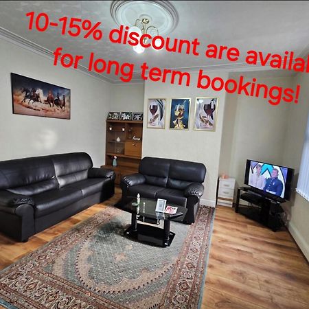 Spacious Two Bedroom House, Parking And Wifi Leeds  Zewnętrze zdjęcie