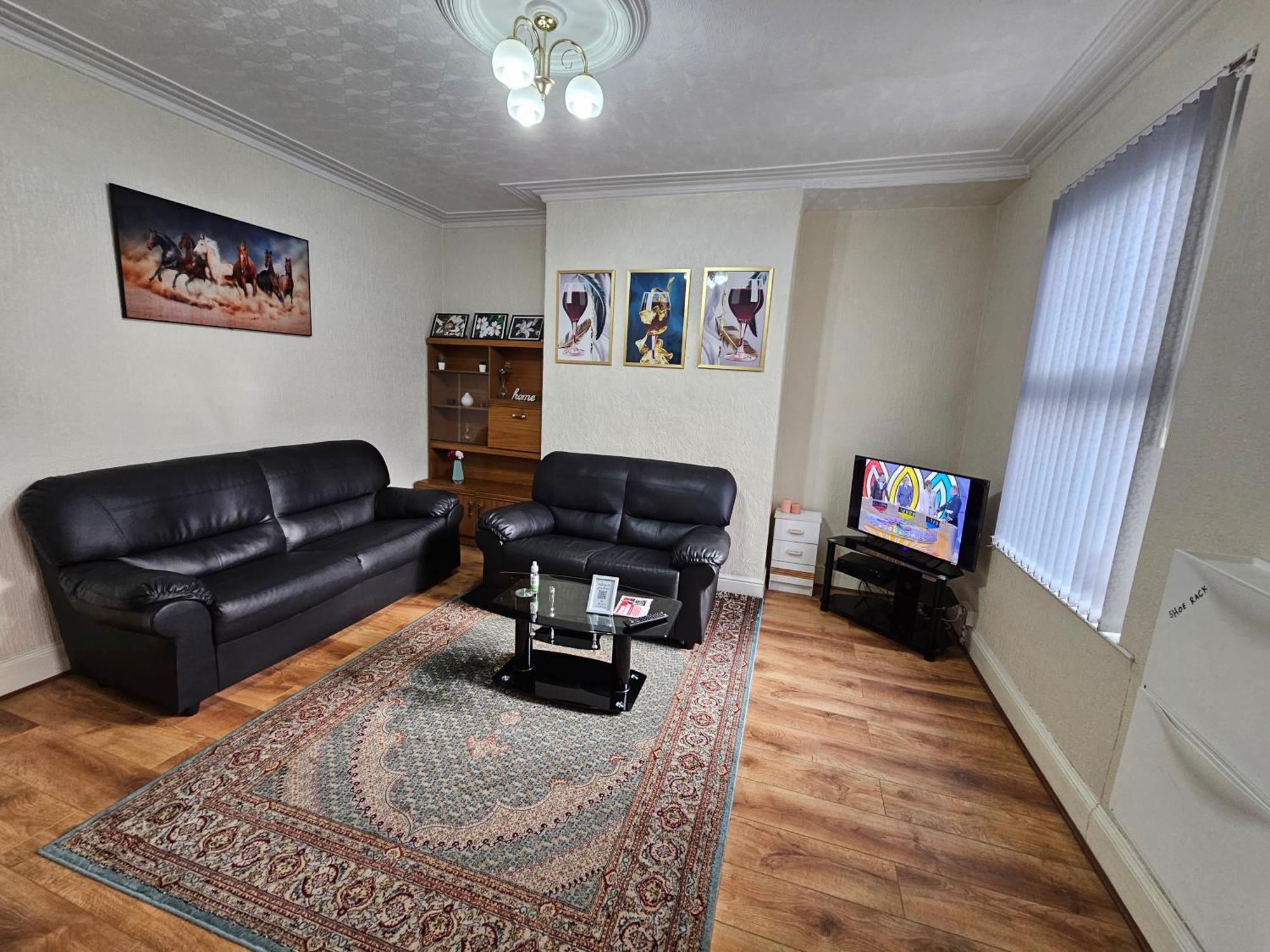 Spacious Two Bedroom House, Parking And Wifi Leeds  Zewnętrze zdjęcie
